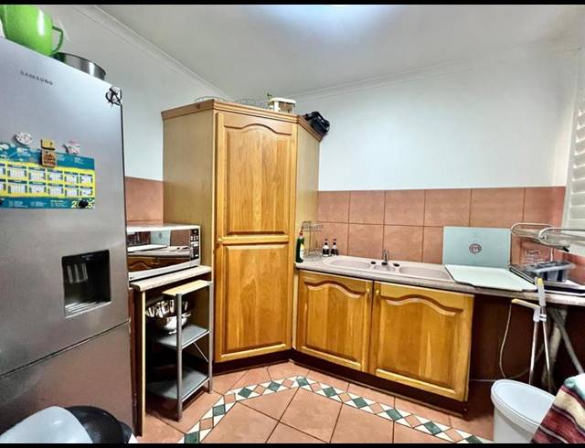 12 BEDROOM HOUSE FOR SALE IN HAYFIELDS